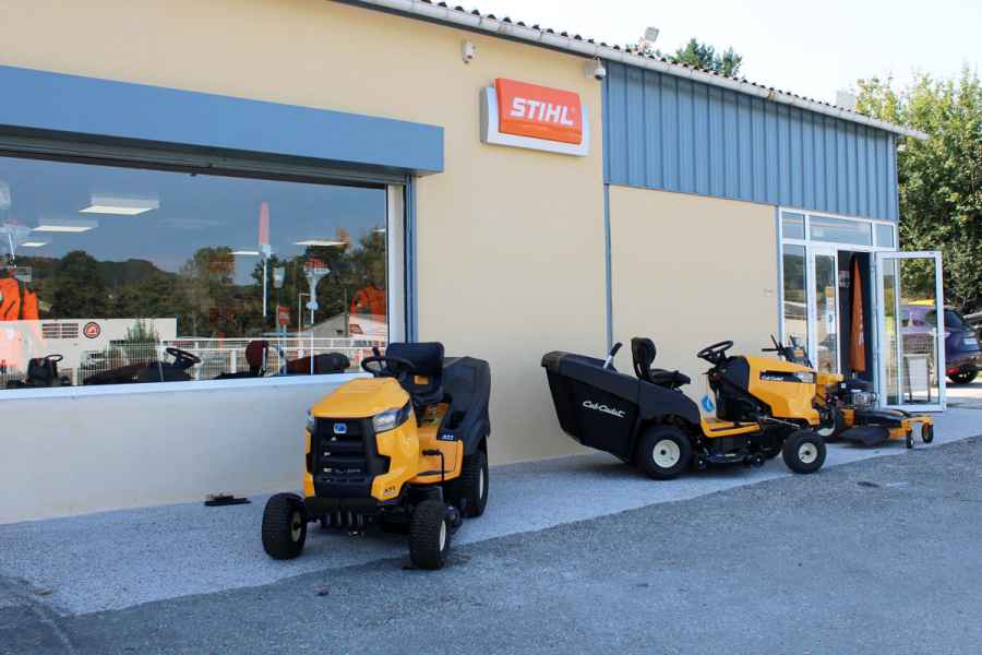 Magasin de motoculture à Montcuq