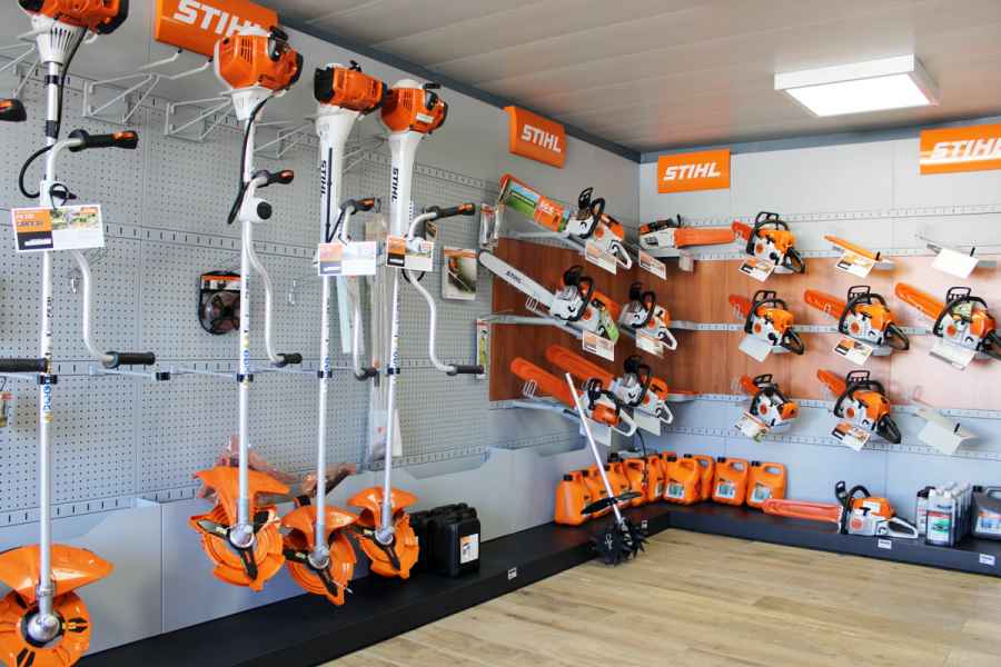 Magasin de motoculture à Montcuq